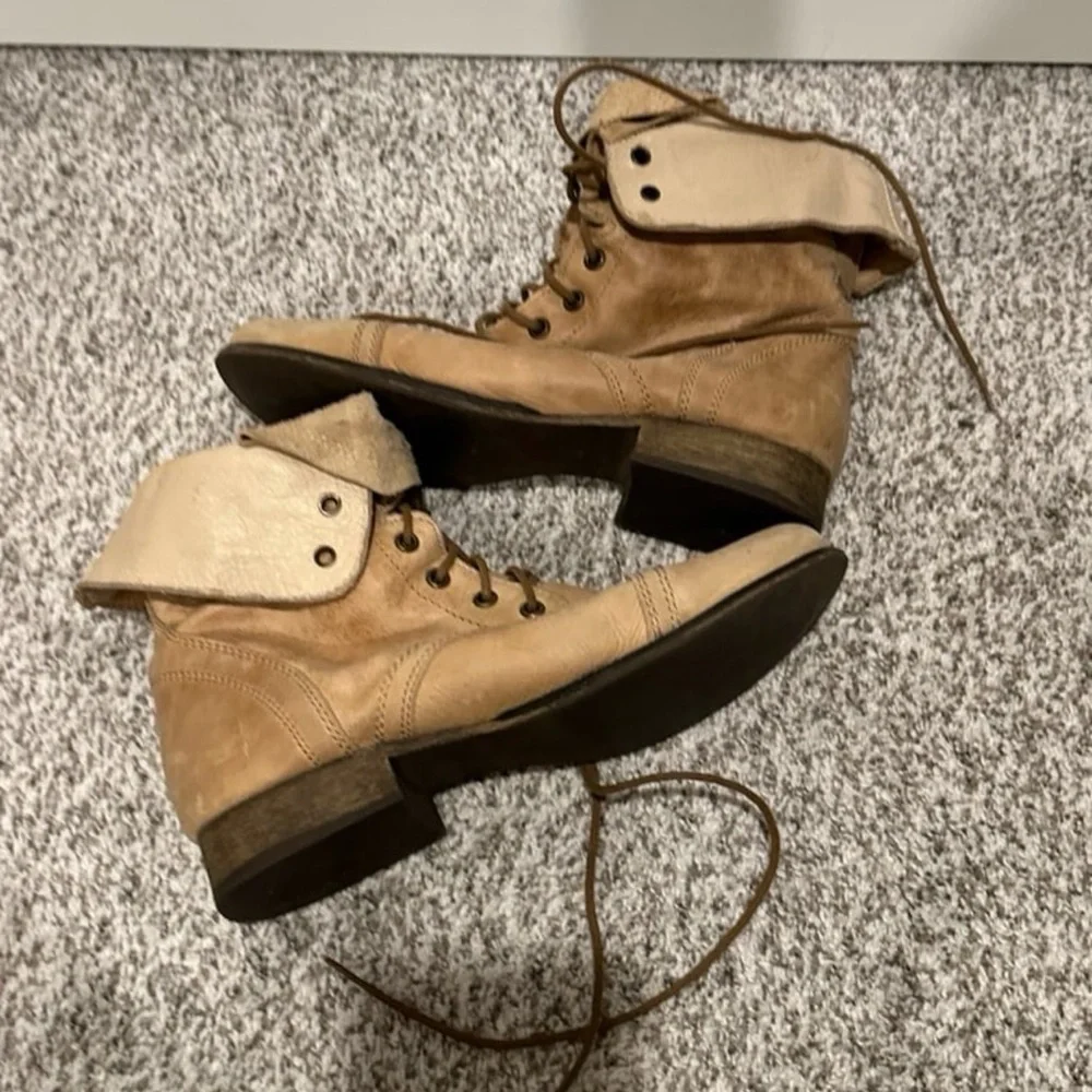 Tan Women's Lace-Up Steve Madden Boots - Picture 4 of 5